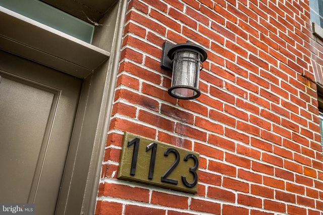 1123 HOLLINS ST, Baltimore, MD 21223