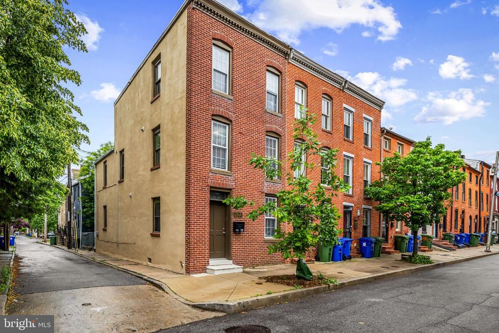 1123 HOLLINS ST, Baltimore, MD 21223