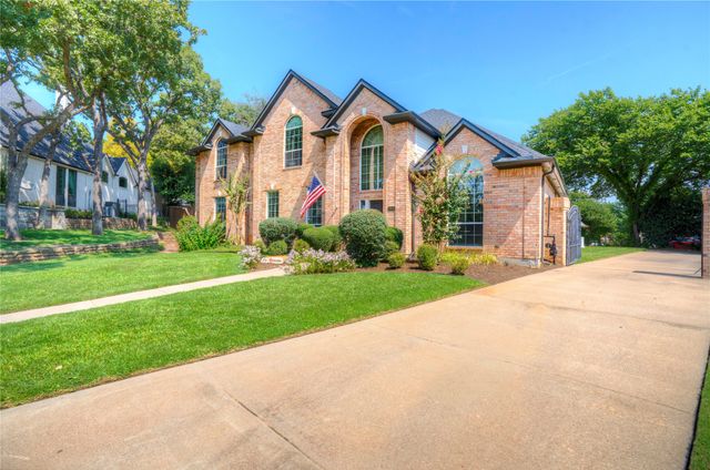 800 Woodcrest Court, Southlake, TX 76092
