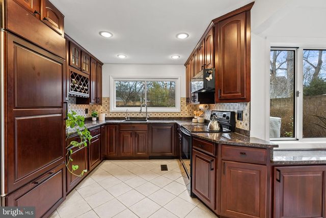 6305 CONTENTION CT, Bethesda, MD 20817