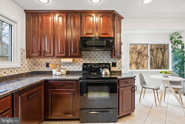 6305 CONTENTION CT, Bethesda, MD 20817