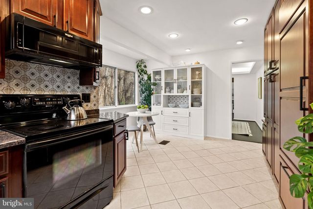 6305 CONTENTION CT, Bethesda, MD 20817