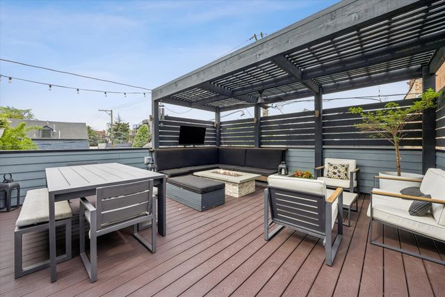 1734 N Artesian Avenue, Chicago, IL 60647