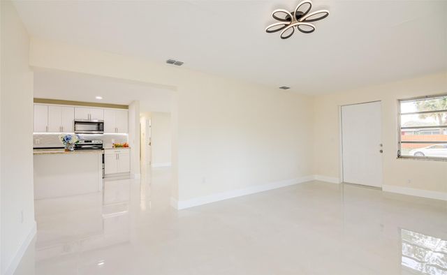 3105 18th Street, Vero Beach, FL 32960