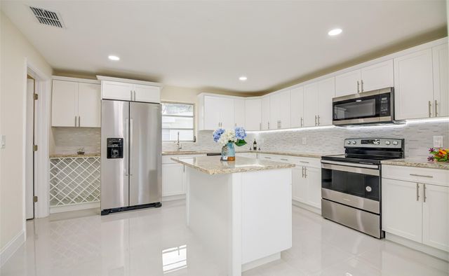 3105 18th Street, Vero Beach, FL 32960