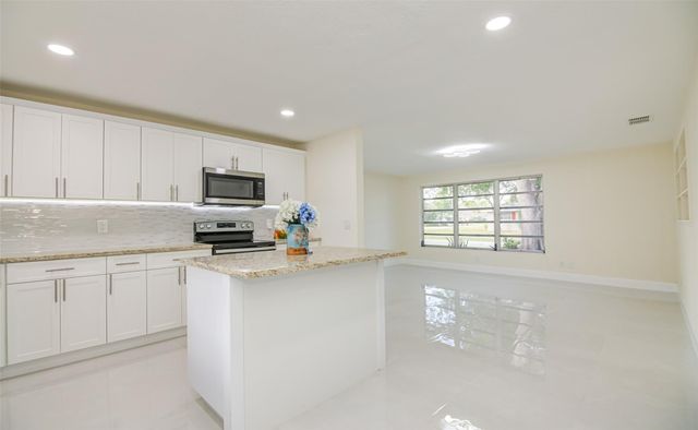 3105 18th Street, Vero Beach, FL 32960