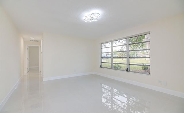 3105 18th Street, Vero Beach, FL 32960