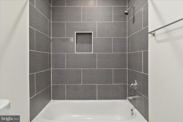 145 TULIP POPLAR DR, Linden, VA 22642