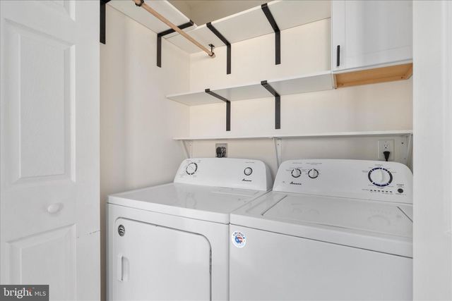 145 TULIP POPLAR DR, Linden, VA 22642