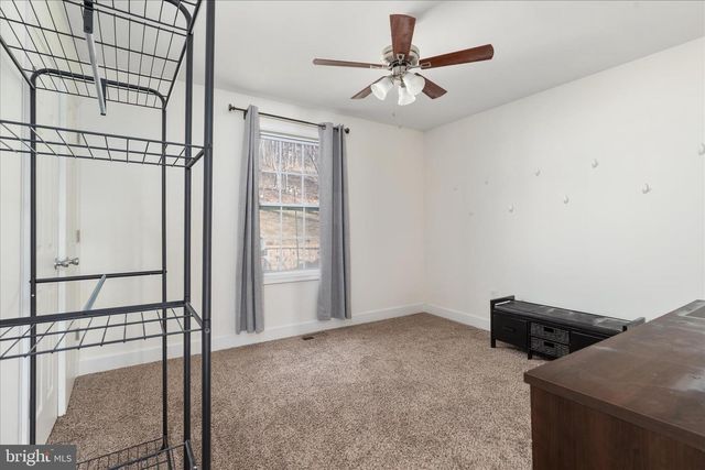 145 TULIP POPLAR DR, Linden, VA 22642