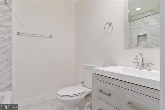 145 TULIP POPLAR DR, Linden, VA 22642
