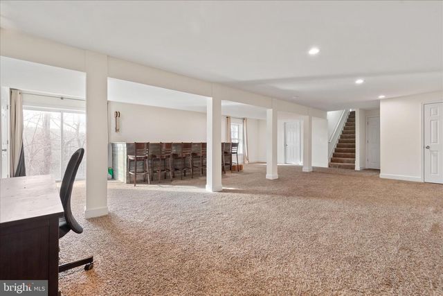 145 TULIP POPLAR DR, Linden, VA 22642