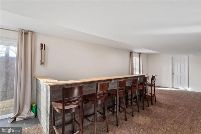 145 TULIP POPLAR DR, Linden, VA 22642