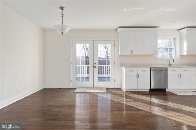 145 TULIP POPLAR DR, Linden, VA 22642