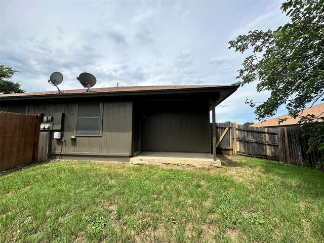 833 White Rock Street, Saginaw, TX 76179