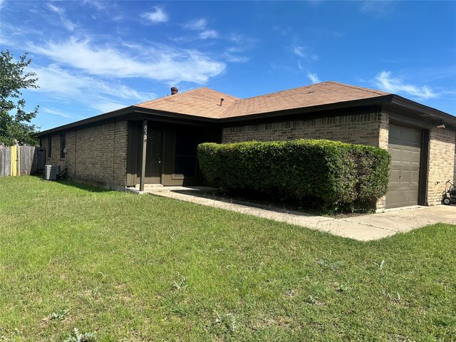 833 White Rock Street, Saginaw, TX 76179