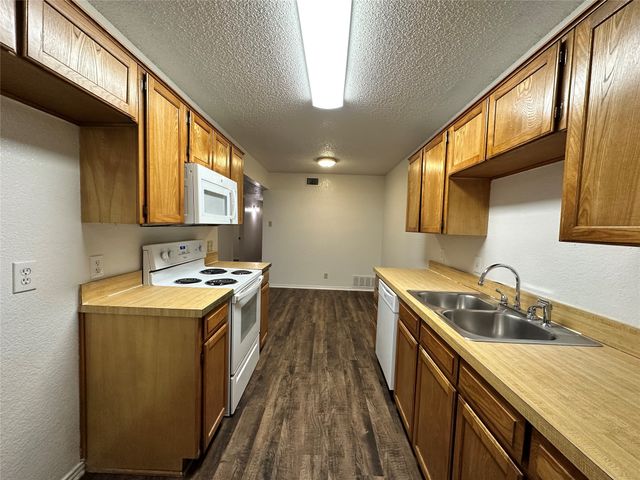 833 White Rock Street, Saginaw, TX 76179