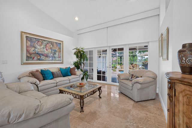 709 Crystal Court, Weston, FL 33326