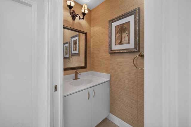 709 Crystal Court, Weston, FL 33326