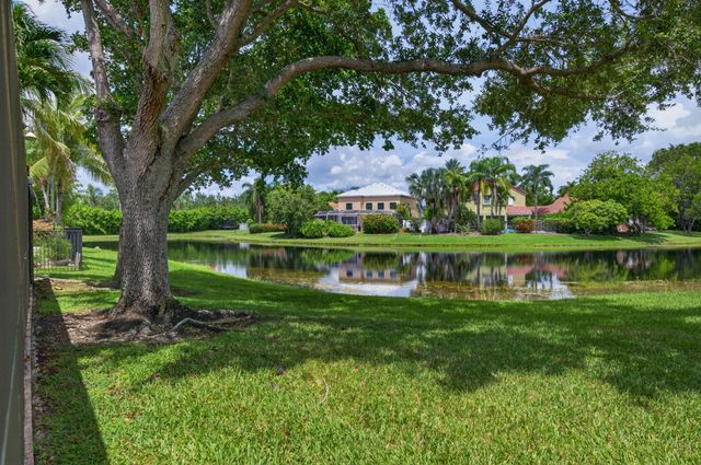 709 Crystal Court, Weston, FL 33326