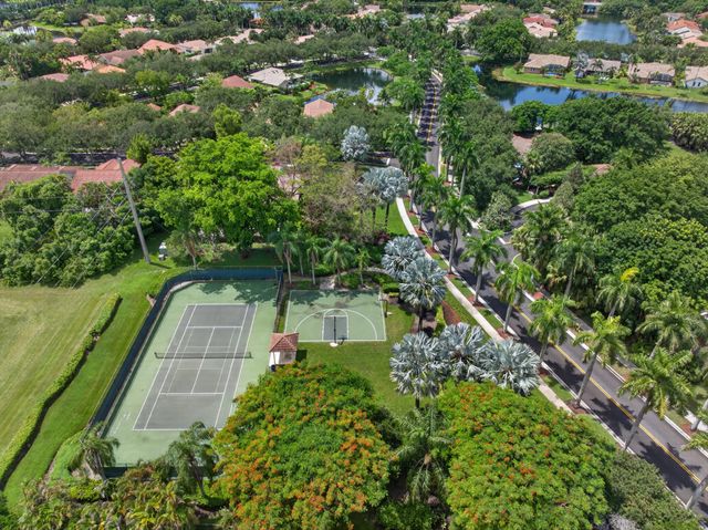 709 Crystal Court, Weston, FL 33326
