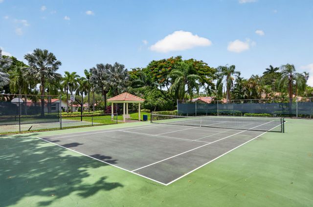 709 Crystal Court, Weston, FL 33326