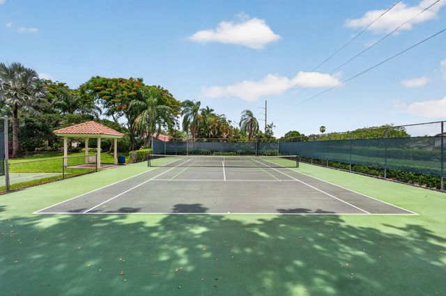 709 Crystal Court, Weston, FL 33326