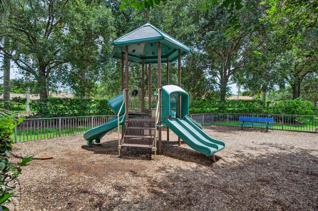 709 Crystal Court, Weston, FL 33326