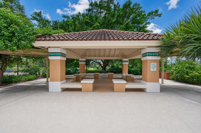 709 Crystal Court, Weston, FL 33326