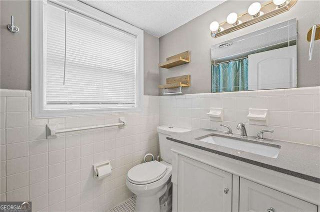 2497 Whites Mill Ln, Decatur, GA 30032