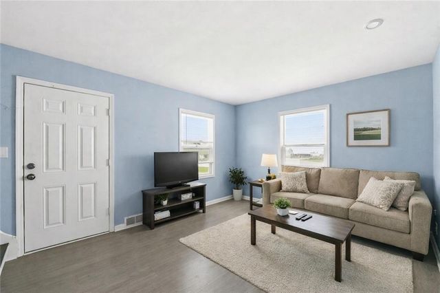 801-803 Bannister Road, Kansas City, MO 64131