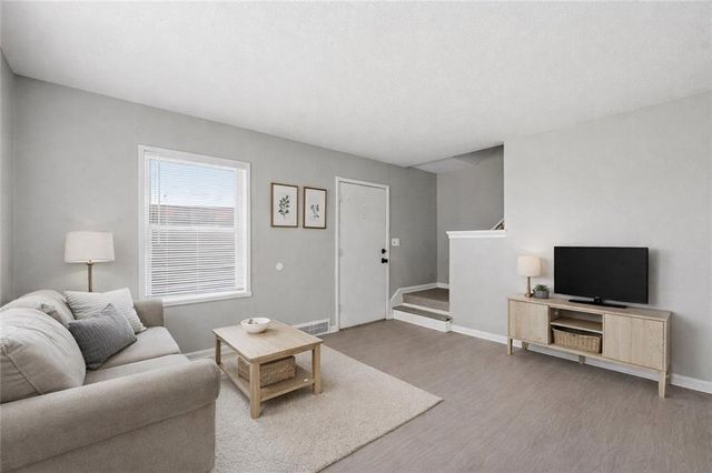 801-803 Bannister Road, Kansas City, MO 64131