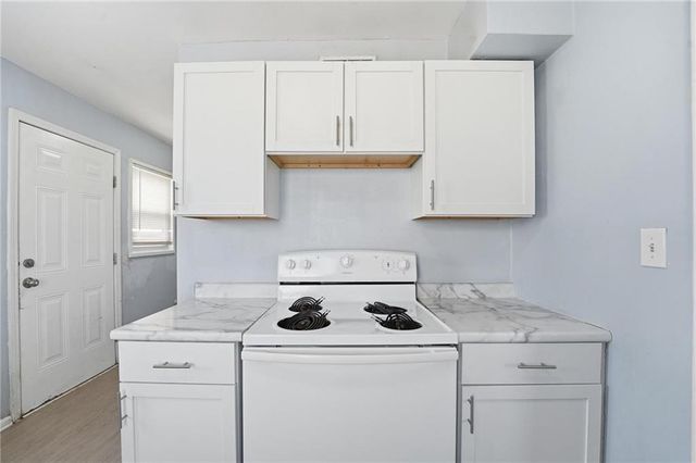 801-803 Bannister Road, Kansas City, MO 64131