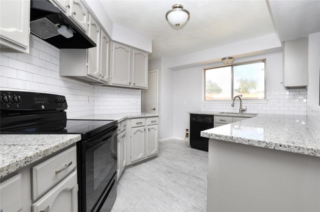 2703 Heritage Colony Drive, Webster, TX 77598