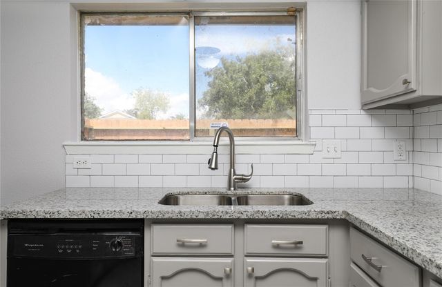 2703 Heritage Colony Drive, Webster, TX 77598