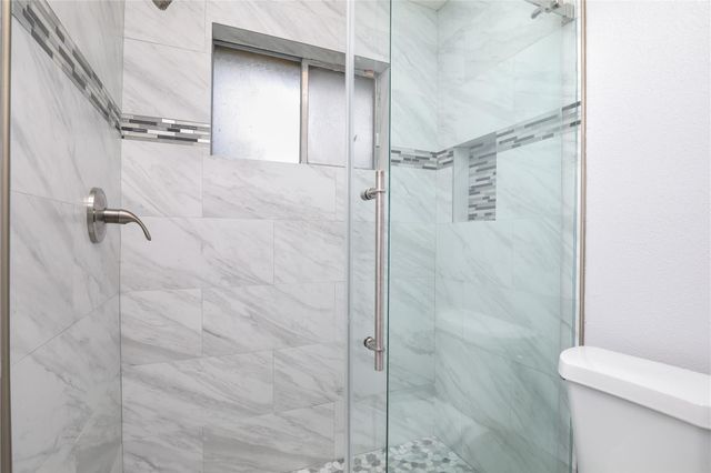 2703 Heritage Colony Drive, Webster, TX 77598