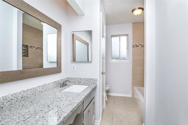 2703 Heritage Colony Drive, Webster, TX 77598