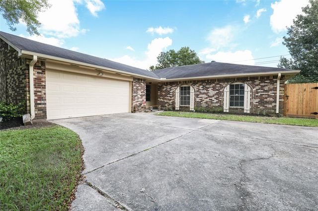 2703 Heritage Colony Drive, Webster, TX 77598