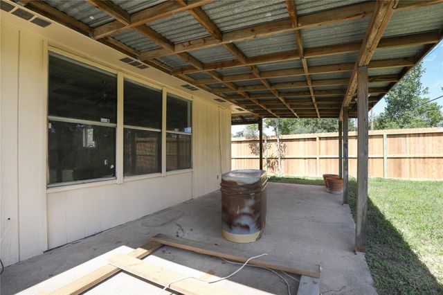 2703 Heritage Colony Drive, Webster, TX 77598