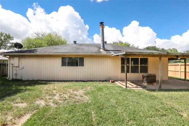 2703 Heritage Colony Drive, Webster, TX 77598
