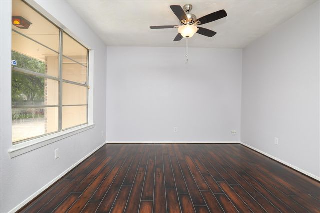 2703 Heritage Colony Drive, Webster, TX 77598