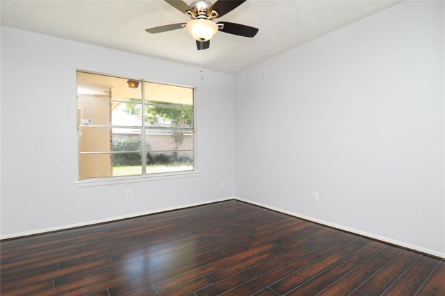 2703 Heritage Colony Drive, Webster, TX 77598