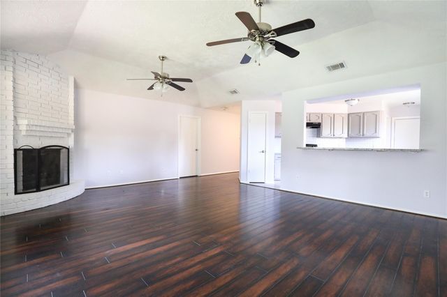 2703 Heritage Colony Drive, Webster, TX 77598