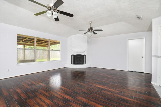 2703 Heritage Colony Drive, Webster, TX 77598