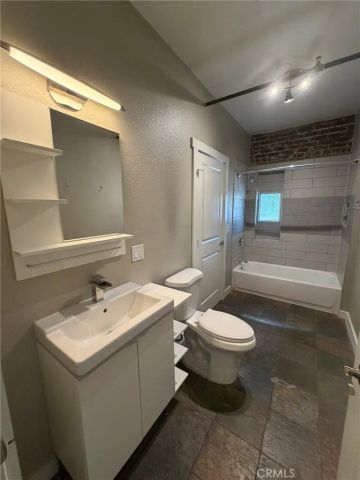 601 Linden Avenue 103, Long Beach, CA 90802
