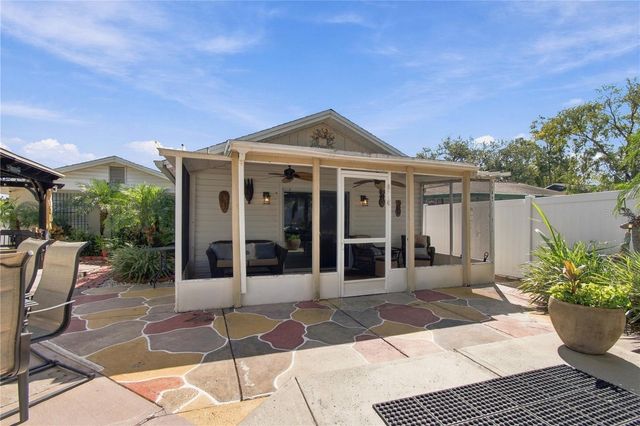 16012 SADDLESTRING DRIVE, Tampa, FL 33618