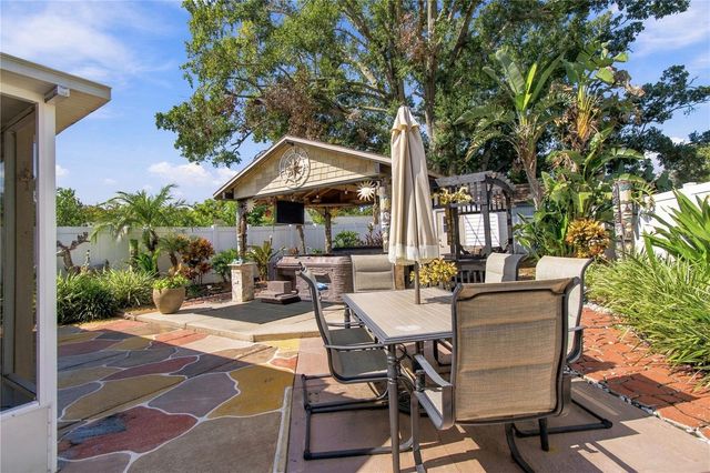 16012 SADDLESTRING DRIVE, Tampa, FL 33618
