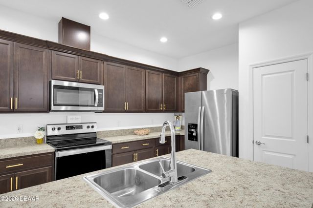 317 Pop Top Lane, Daytona Beach, FL 32124