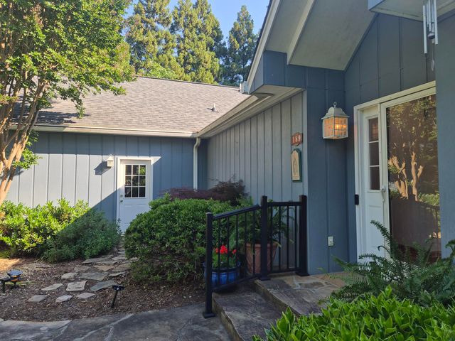 189 Hardy CT, Penhook, VA 24137