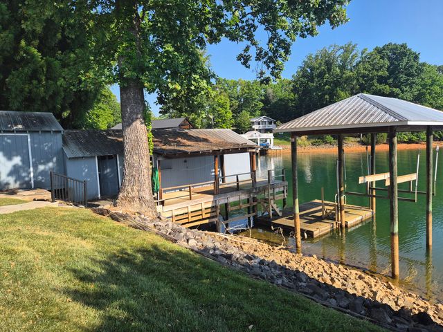 189 Hardy CT, Penhook, VA 24137